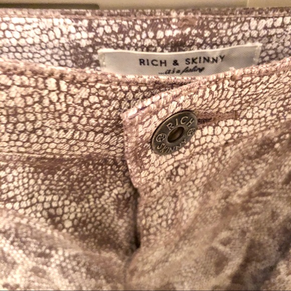 Rich and Skinny Zuma Short, Tan Boa Snakeskin (29) - Picture 3 of 4